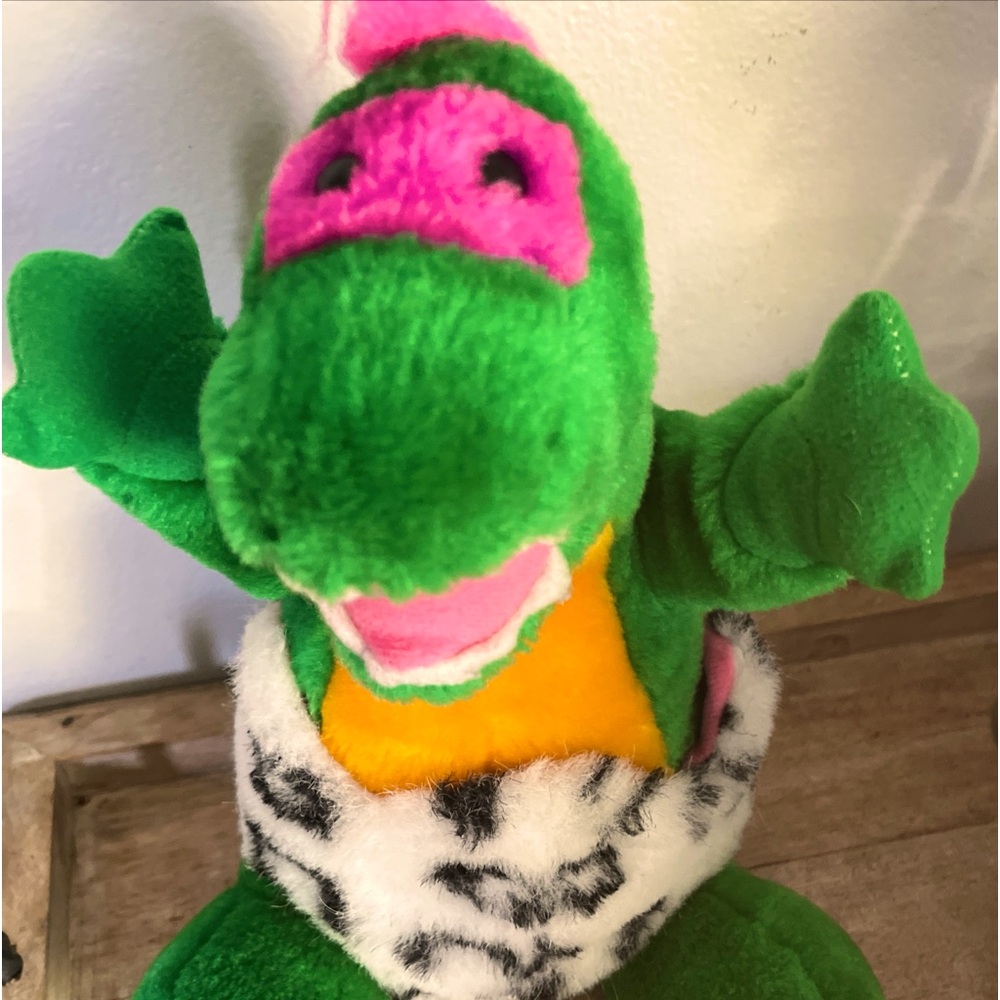 1992 Eggasaurus Dinosaur 10" Plush with Removable White Egg Shell Mary Meyer